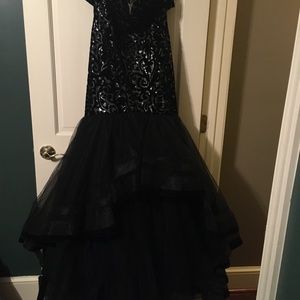 Ellie Wilde prom party gown